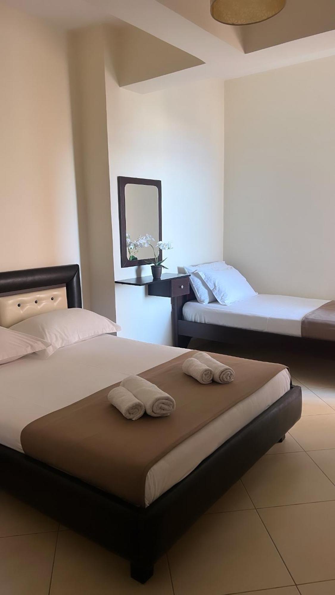 Ansi Paradiso Apartaments Sarande Exterior photo